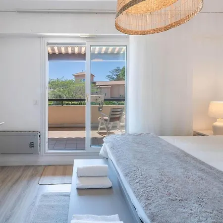Two Bedroom Cap D' * أنتيب